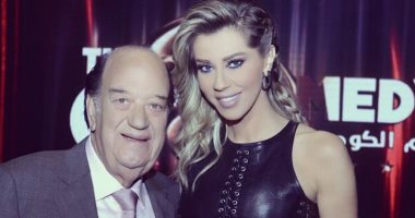 أهدانا الابتسامات .. نانسى وهيفاء وتيم وكارلا ينعون الفنان الراحل حسن حسنى