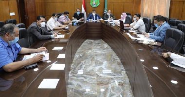 محافظ المنوفية يناقش الموقف التنفيذى لرصف 15 طريق بإعتماد 236 مليون جنيه