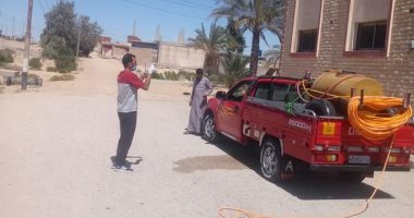 متطوعون يعقمون منشآت رياضية وأهلية بقرى الخربة ونجيله بسيناء.. صور 