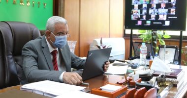 رئيس جامعة المنوفية يعقد مجلسها "أون لاين" ويتابع تجهيزات معهد الكبد للعزل
