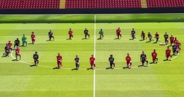 محمد صلاح ونجوم ليفربول يتضامنون مع فلويد ضد العنصرية
