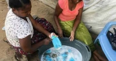 اعرف حقيقة الصورة المتداولة لغسيل الكمامات داخل مصر