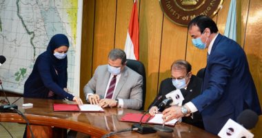 حسن راتب ووزير القوى العاملة يوقعان عقد برنامج أحلام مواطن لنشر الوعي بقضايا العمل على شاشة المحور ..سعفان : الشراكة بين الوزارة و قنوات المحور لدعم قضايا العمل و العمال ليست وليدة 
