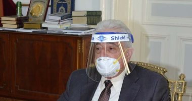 صور.. محافظ جنوب سيناء يحصن العاملين بالمحافظة بمنتجات الأوقاف الواقية من كورونا
