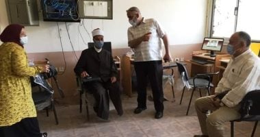 رئيس المنطقة الأزهرية بالإسكندرية يتابع تقييم لجان الترقيات