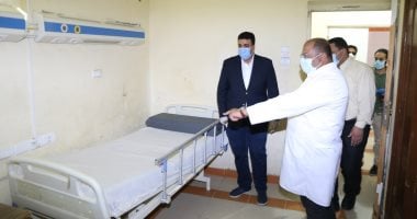 نائب محافظ السويس يتابع توافر المستلزمات الطبية بالمستشفيات.. صور 