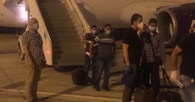 مطار مرسى علم يستقبل رحلة مصريين عالقين من الكويت تقل 165 راكبا