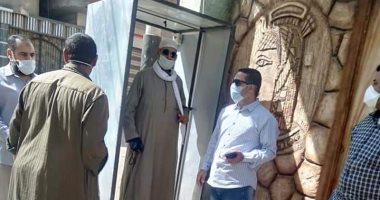 أهالى بالبلاشون بالشرقية يضعون بوابة تعقيم على مدخل مبنى الوحدة المحلية 