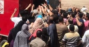 سيبها علينا.. قارئ يشكو من التزاحم الشديد أمام مستودع سجائر بشبين الكوم
