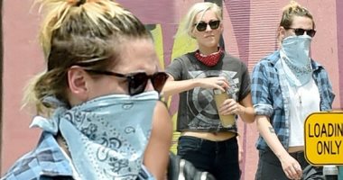 كريستين ستيوارت وصديقتها ديلان ماير بمسيرة Black Lives Matter بلوس أنجلوس