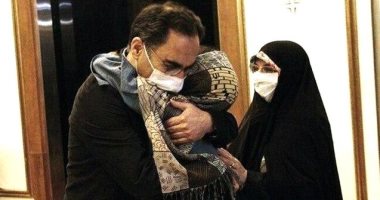 فيديو ..لحظة وصول عالم إيرانى لبلاده عقب إطلاق سراحه بعد 4 سنوات احتجاز بأمريكا 