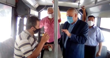 رئيس هيئة النقل العام بالقاهرة يتفقد خطوط الهيئة: 95% ملتزمون بـ"الكمامة"
