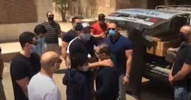 صور..تشييع جثمان والد المطرب محمد نور وسط غياب نجوم الفن 