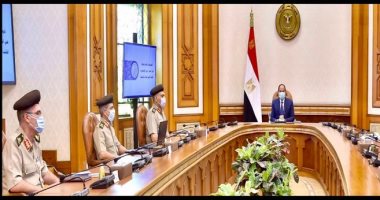 السيسي يستعرض الموقف الإنشائى والهندسى لمشروعات الهيئة الهندسية فى العاصمة الإدارية الجديدة.. الرئيس يوجه بالالتزام التام بكافة التدابير الاحترازية للوقاية الصحية والحفاظ على سلامة العاملين بالمواقع