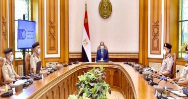 السيسي يستعرض عددا من المشروعات ويوجه بمواصلة العمل بالعاصمة الإدارية