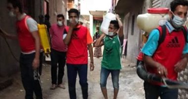 شباب قرية الرملية بالغربية يعقمون ويطهرون الشوارع للوقاية من كورونا