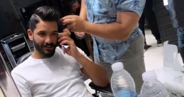  شاهد.. صالح جمعة يظهر بـ"نيولوك" جديد بعد العودة من الساحل الشمالى