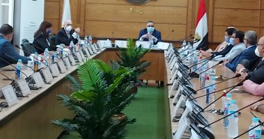 رئيس جامعة بنها يشدد علي استمرار الإجراءات الاحترازية خلال العام الدراسى الجديد