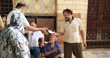 صور.. شباب بنى سويف يطلقون مبادرة لتوزيع الكمامات على المنازل