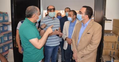 نائب محافظ الإسماعيلية يتفقد مخازن مديرية الصحة.. صور