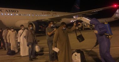 مطار مرسى علم يستقبل رحلتين لـ340 عالقا مصريا من السعودية والكويت