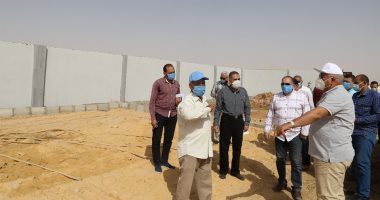 محافظ الوادى الجديد يوجه باستغلال أرض فضاء بالخارجة لتنفيذ جراج حكومى 