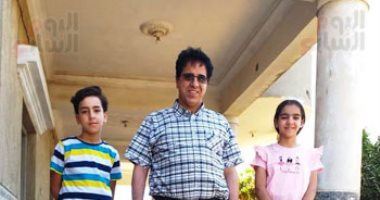 النائب هشام مجدي يغادر مستشفى العزل ويصل منزله وسط فرحة أبنائه