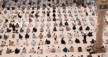 السعودية: 300 مسجد بمدينة الأحساء تشهد التزام المصلين بالتباعد بصلاة الجمعة
