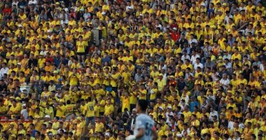 استئناف الدوري الفيتنامي بحضور آلاف المشجعين بالمدرجات.. صور