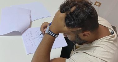 "نقطة ومن أول السطر".. أحمد فهمى يحضر لعمله الجديد.. وشيكو يثير التساؤلات