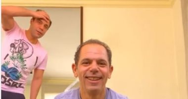 رامي إمام يعود لرياضته المفضلة.. وشقيقه محمد يفاجئه أثناء أداء تمريناته.. فيديو
