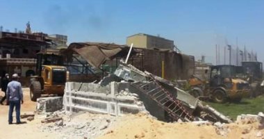 إزالة كافية واستوديو "فوتوسيشن " مقام على أرض زراعية بالشرقية
