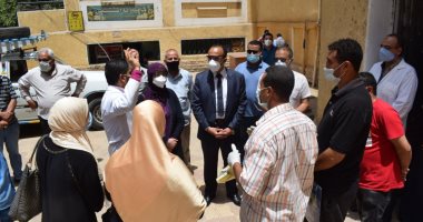 نائب محافظ المنيا من مستشفى الفكرية: عقوبات صارمة لمن يتقاعس عن العمل.. صور