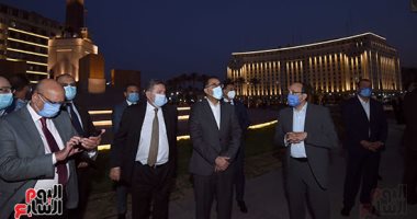 رئيس الوزراء يتفقد المرحلة النهائية لمشروع إضاءة ميدان التحرير بعد تطويره