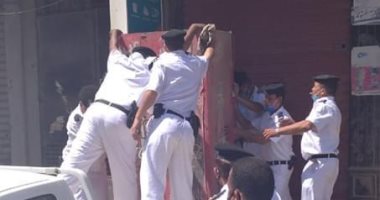 ضبط كميات مواد غذائية منتهية الصلاحية فى حملة تفتيش بأسوان.. صور