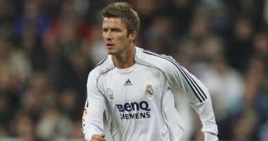 لا ليجا تحتفى بمرور 17 عاما على الظهور الأول لـ بيكهام مع ريال مدريد.. فيديو