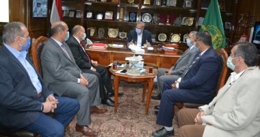 محافظ القليوبية لرؤساء المدن الجدد: خدمة المواطنين أولوية قصوى