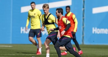 دي يونج: مكالمة بارتوميو سبب انتقالي لبرشلونة.. وميسي الأفضل في العالم