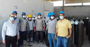صور.. محافظ أسوان ينسق لحل مشكلة نقص إسطوانات الأوكسجين