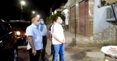 تشميع مقهى و4 محلات فى قرى أبوحماد لمخالفتهم مواعيد الحظر 