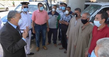 صور .. ضبط 324 سيارة لعدم الالتزام بارتداء الكمامة بمراكز المنيا