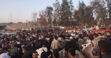 صور.. فض سوق للماشية ببنها لمنع انتشار فيروس كورونا
