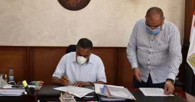 محافظ مطروح يعتمد تنسيق المدارس الثانوية والتعليم الفنى والمزدوج.. صور