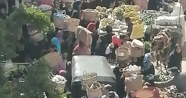 أهالى ديرمواس بالمنيا يطالبون بغلق الأسواق العشوائية خوفا من انتشار كورونا 