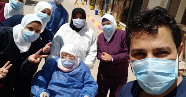 خروج أول 7 متعافين من كورونا بمستشفى الصدر فى الإسماعيلية.. صور