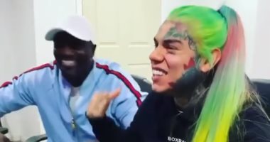 من داخل العزل الصحى.. ديو جديد بين Akon و 6IX9INE.. فيديو وصور