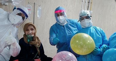 أجواء احتفالية فى مستشفى عزل ملوى لرفع معنويات "مصابى كورونا".. صور