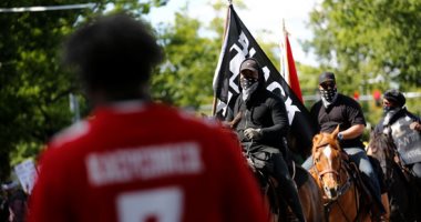 مظاهرات بالخيول فى سياتل الأمريكية احتجاجا على مقتل فلويد