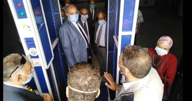 صور.. تركيب أول كابينة تعقيم ذكية لمواجهة أزمة كورونا بجامعة الأزهر