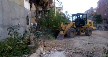 مجلس مدينة الخارجة يستكمل تنفيذ حملات الإزالة للتعديات بالأحياء السكنية